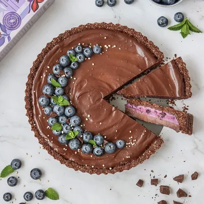 chocholate granola cake dessert