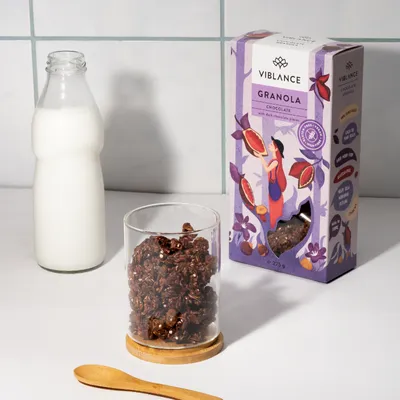 chocholate granola healthy breakfast